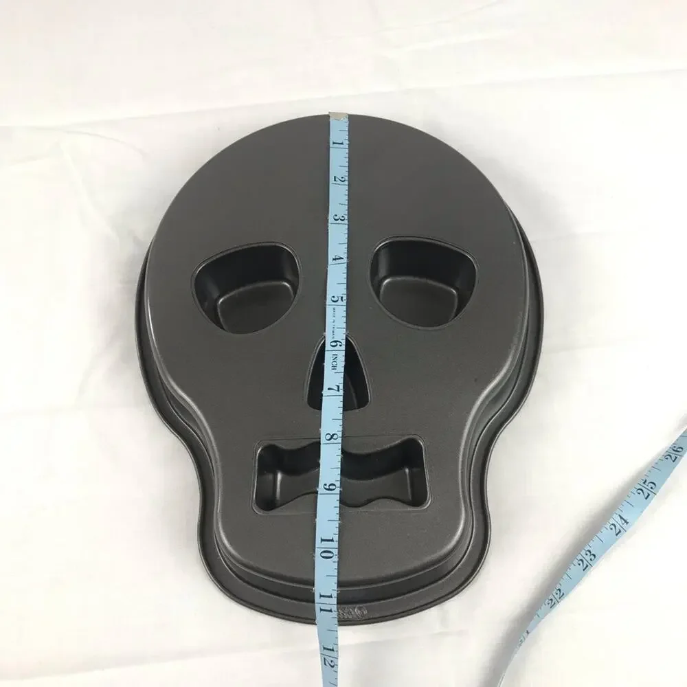 Skull‎ pan